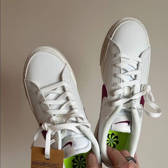 Nike Women's Sneakers White and Burgundy - Picture 6 of 6